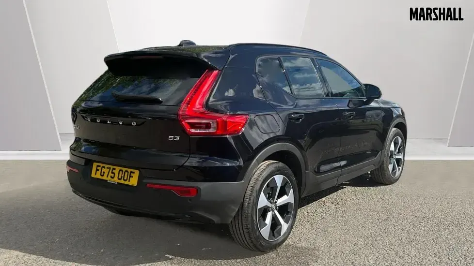 Usado Volvo XC40 Plus 163 CV (119 kW) 2025 Negro SUV