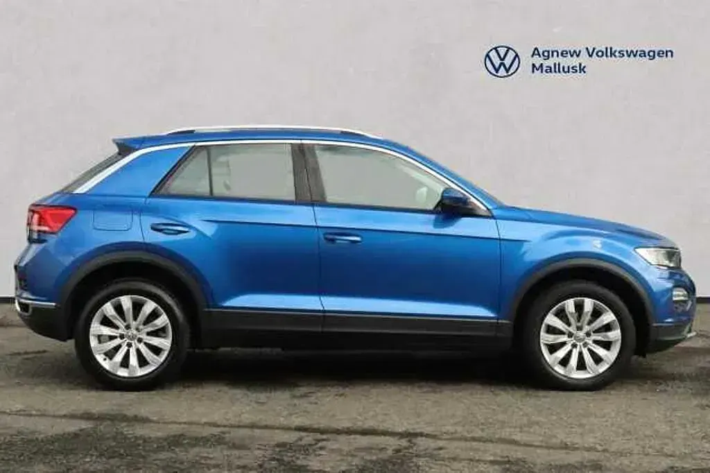 Used VW T-Roc SE 115 HP (84 kW) 2019 Blue SUV