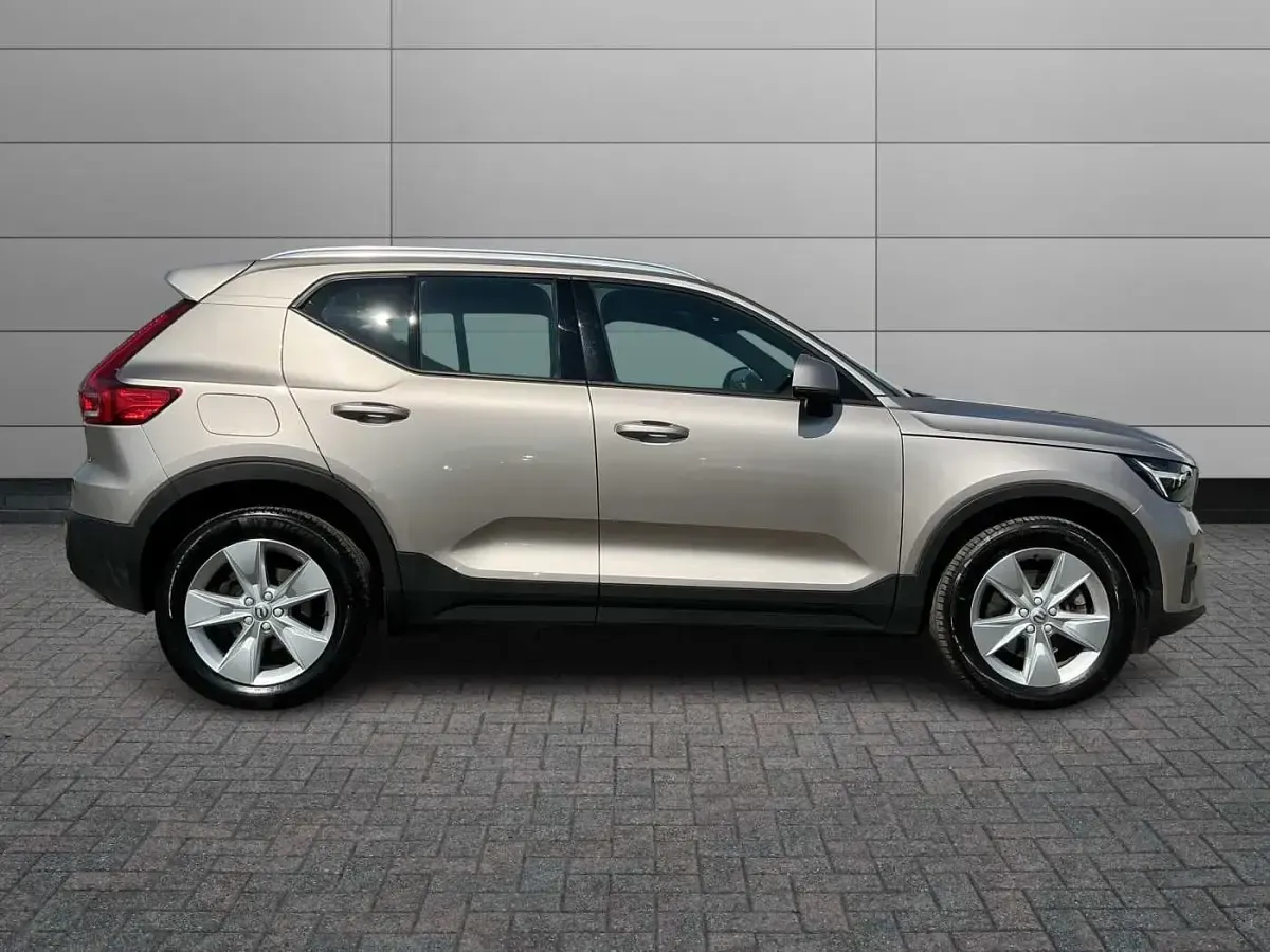 Used Volvo XC40 Core 161 HP (118 kW) 2023 SUV