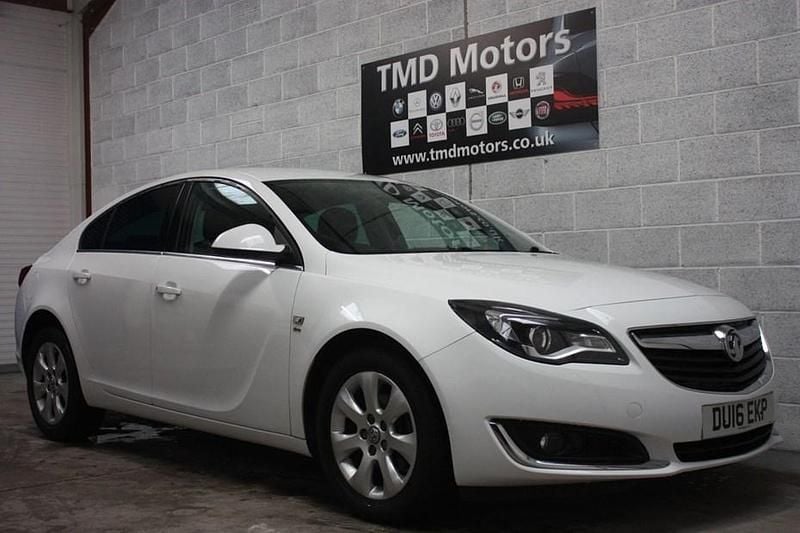 White Used 2016 Vauxhall Insignia SRi Hatchback | £3,995 (Good price) - Image 1/1
