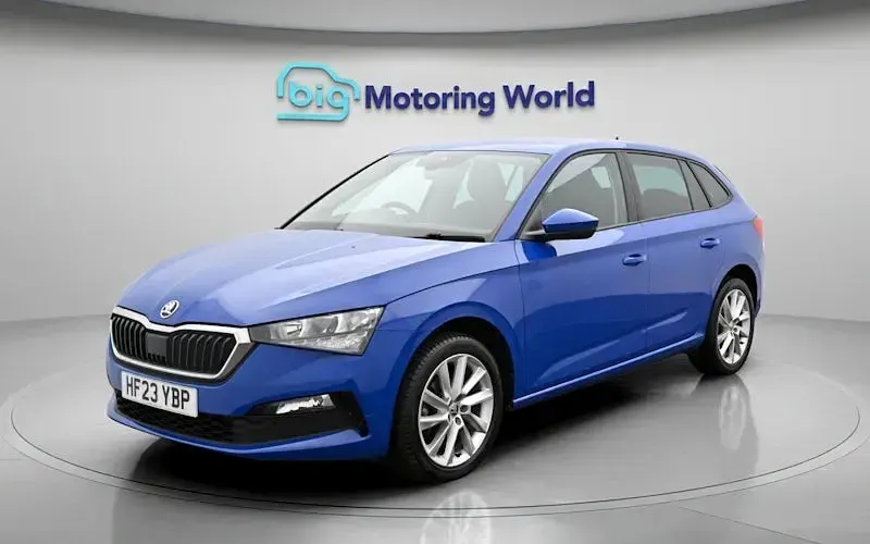Usado Skoda Scala SE L 110 CV (80 kW) 2023 Azul Utilitario
