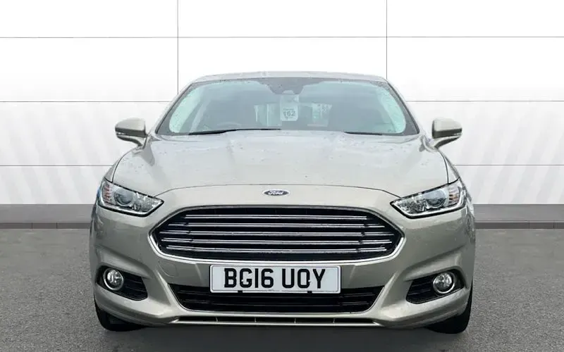 Używany Ford Mondeo Titanium 180 KM (132 kW) 2016 Srebrny Hatchback