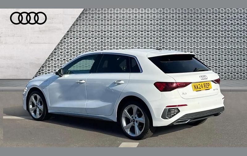 Used Audi A3 e-tron S-Line 200 HP (147 kW) 2024 White Hatchback