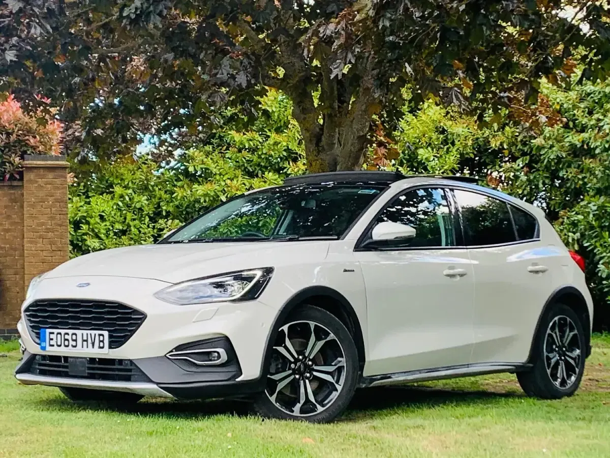 Used Ford Focus Active X 120 HP (88 kW) 2019 White Hatchback