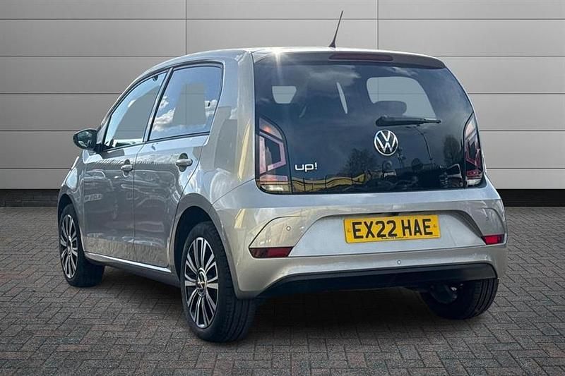 Usado VW up! Black Edition 65 HP (47 kW) 2022 Prateado Citadino