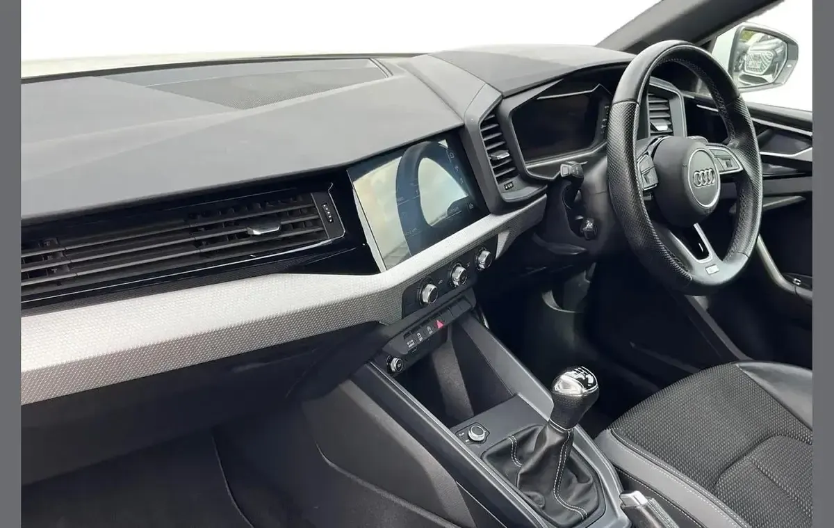 Used Audi A1 S-Line 108 HP (79 kW) 2021 White SUV