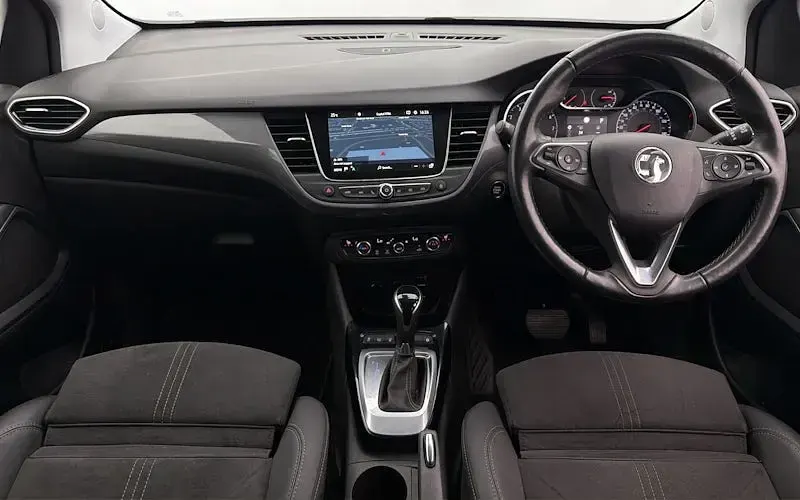 Used Vauxhall Crossland Ultimate 131 HP (96 kW) 2022 White SUV
