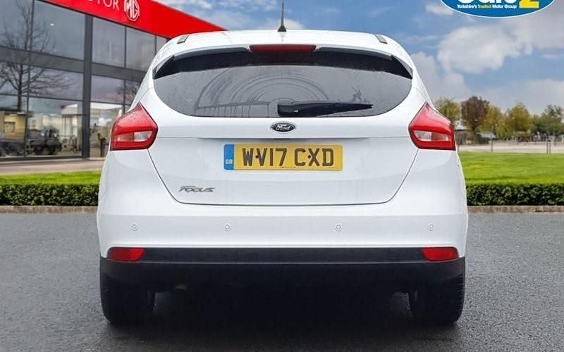 Używany Ford Focus Titanium 120 KM (88 kW) 2017 Biały Hatchback