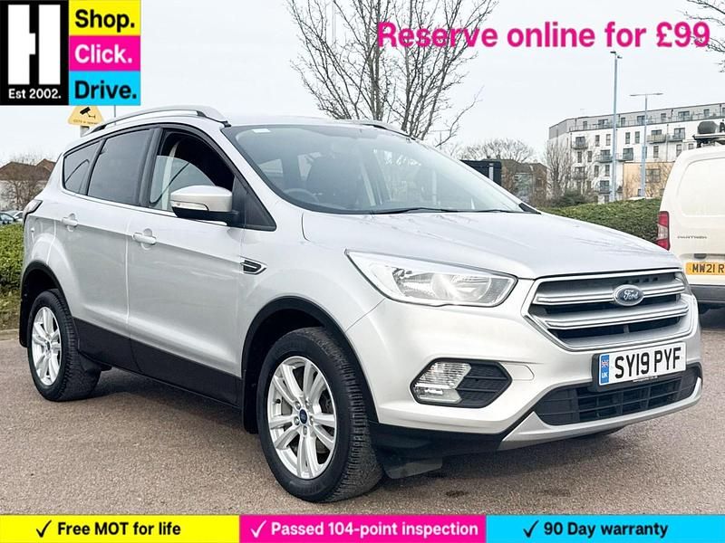 Usado Ford Kuga Zetec 120 HP (88 kW) 2019 Prateado SUV