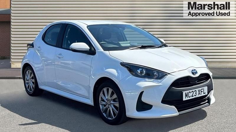 White Used 2023 Toyota Yaris Hybrid Hatchback | £15,875 (Good price) - Image 1/4