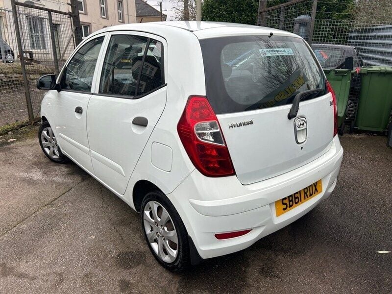 Used Hyundai i10 Classic 2011 White Hatchback