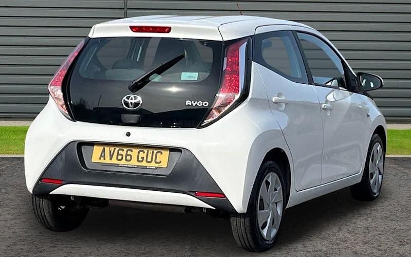 Used Toyota Aygo X-play 69 HP (50 kW) 2018 Hatchback