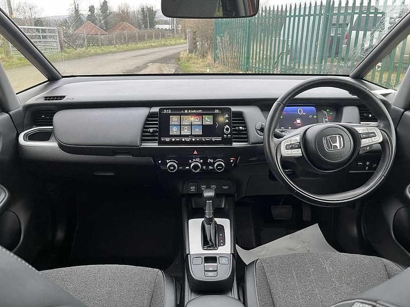 Used Honda Jazz Hybrid 109 HP (80 kW) 2022 Red Hatchback