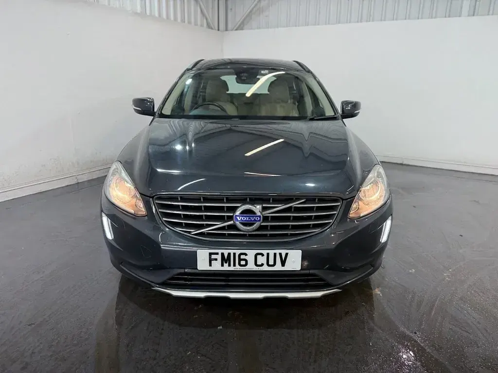 Usado Volvo XC60 SE 190 CV (139 kW) 2016 Gris SUV