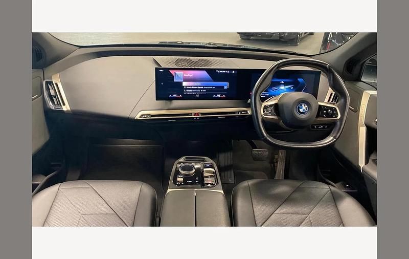 Used BMW iX M Sport 239 kW (326 HP) 2022 Black sapphire metallic paint SUV