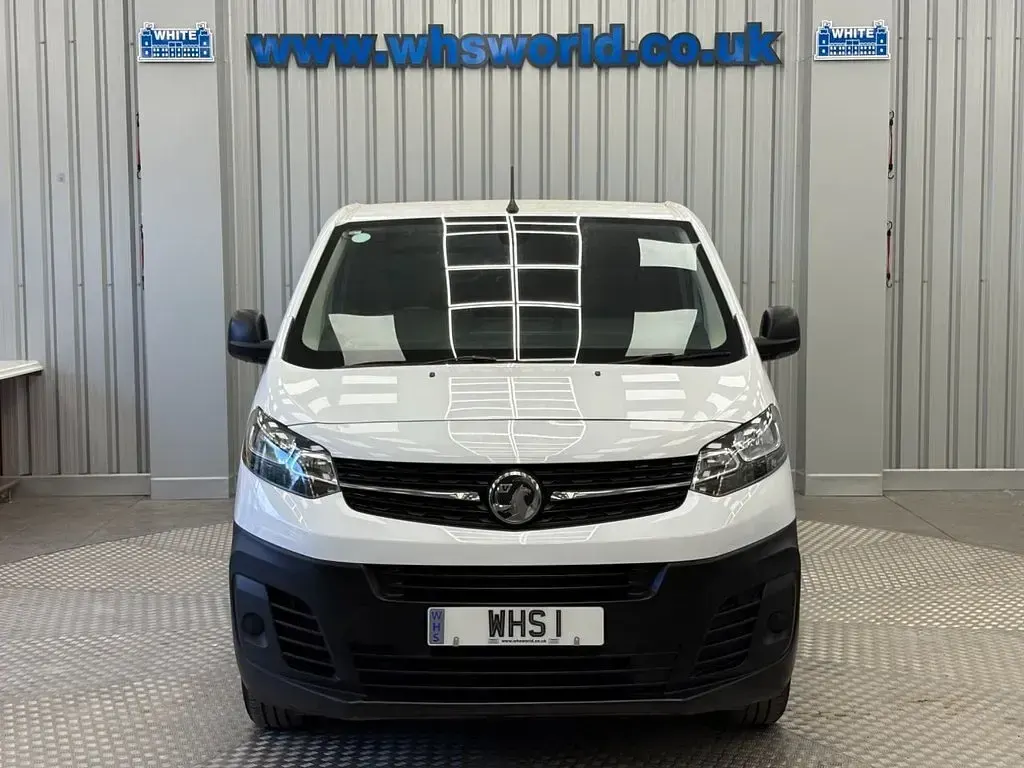 Used Vauxhall Vivaro 100 HP (73 kW) 2023 White MPV