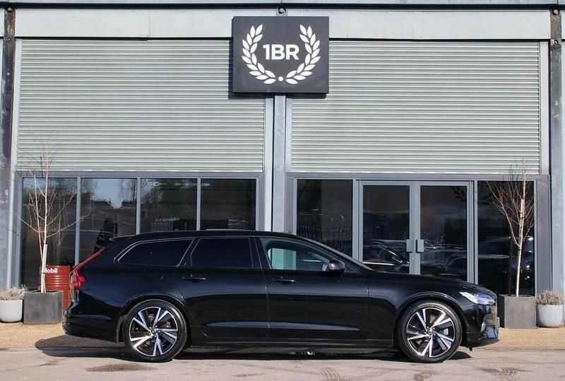 Used Volvo V90 R-Design 2021 Black Estate