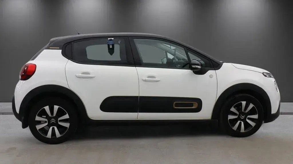 Used Citroën C3 PureTech 83 HP (61 kW) 2023 White Hatchback