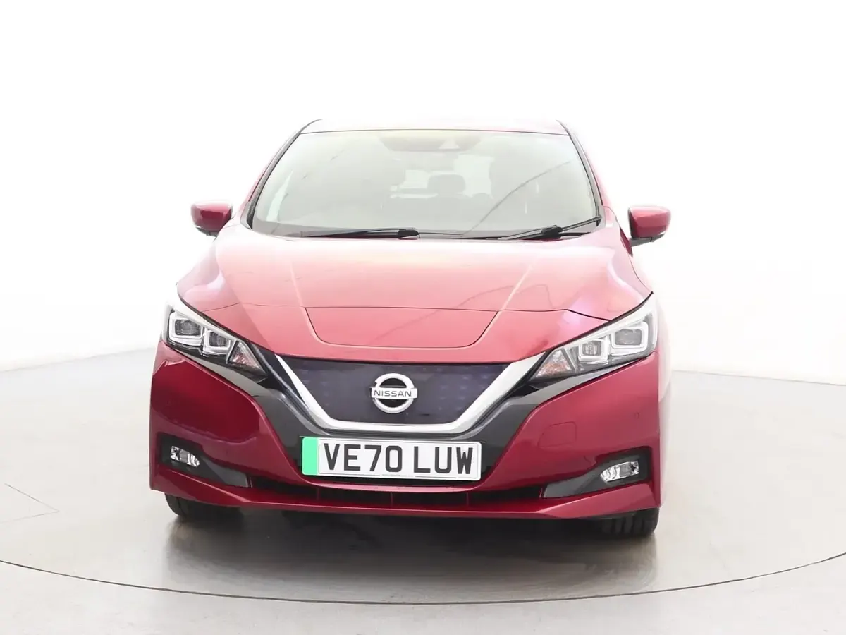 Used Nissan Leaf Tekna 160 kW (218 HP) 2020 Red Hatchback