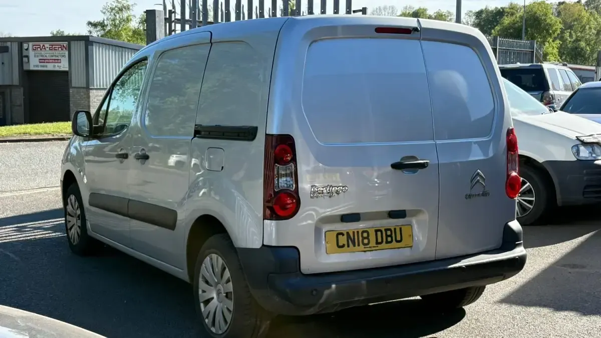 Usado Citroën Berlingo 100 HP (73 kW) 2018 Prateado Monovolume