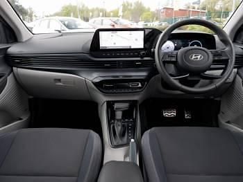 Used Hyundai Bayon Ultimate 100 HP (73 kW) 2025 Red SUV