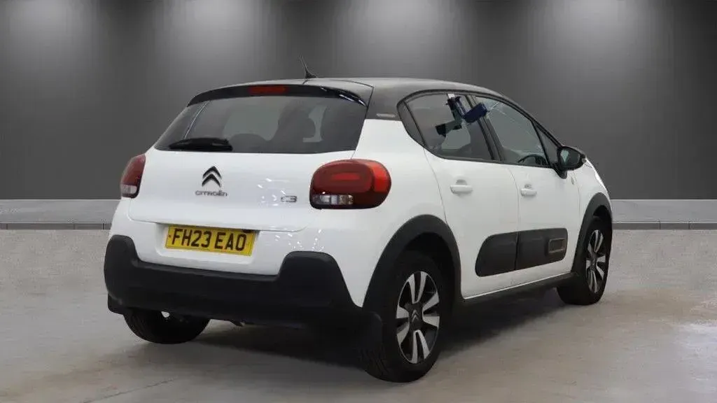 Used Citroën C3 PureTech 83 HP (61 kW) 2023 White Hatchback