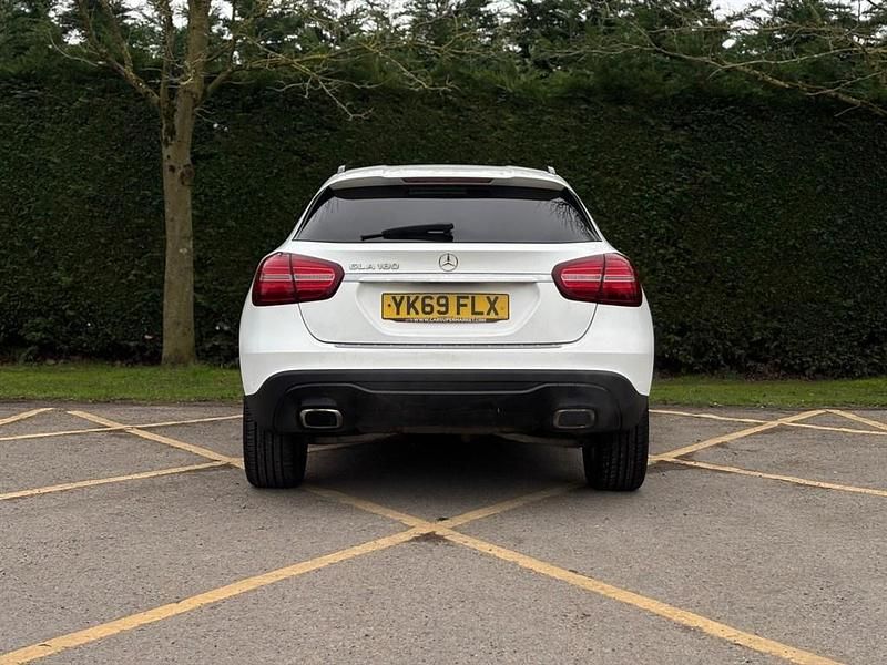 Used Mercedes GLA180 Urban 2019 White SUV