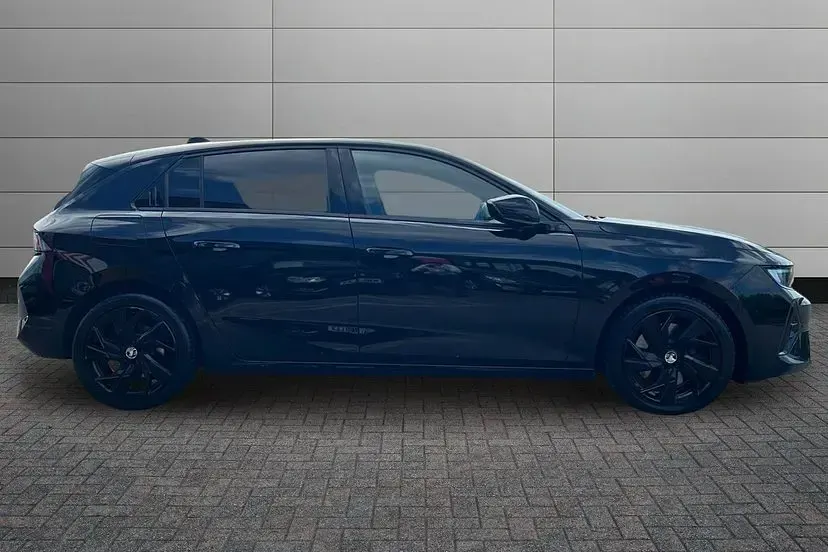 Used Vauxhall Astra GS Line 180 HP (132 kW) 2023 Black Hatchback
