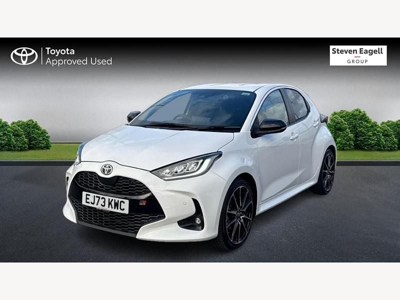 Used Toyota Yaris Hybrid Sport 116 HP (85 kW) 2023 White Hatchback