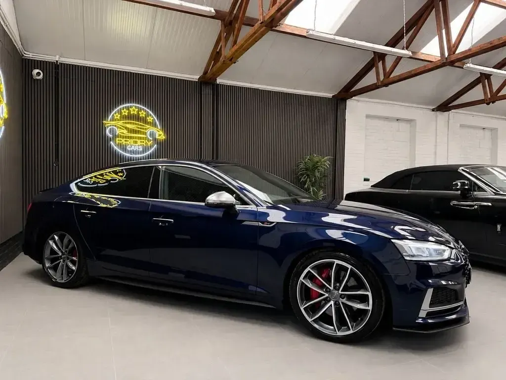 Begagnad Audi A5 Design 272 HK (200 kW) 2017 Blå Sportkupé