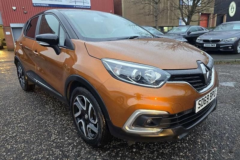 Orange and black Used 2019 Renault Captur Iconic SUV | £8,695 (Fair price) - Image 1/1