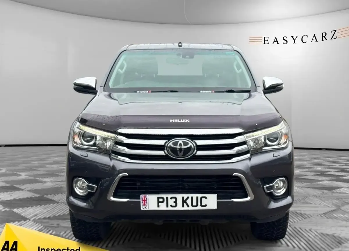 Used Toyota HiLux 150 HP (110 kW) 2018 Grey Pickup