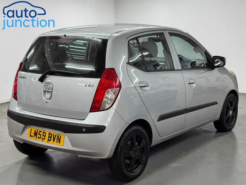 Used Hyundai i10 Comfort 78 HP (57 kW) 2009 Silver Hatchback
