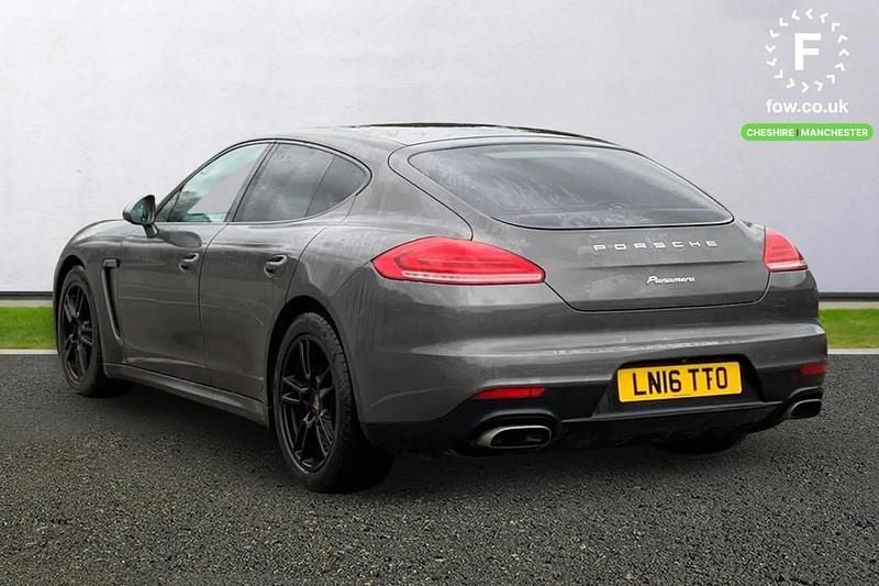Used Porsche Panamera 300 HP (220 kW) 2015 Grey Hatchback