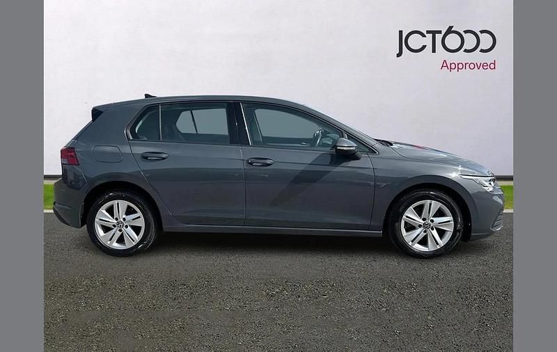 Used VW Golf VIII Life 113 HP (83 kW) 2022 Grey Hatchback