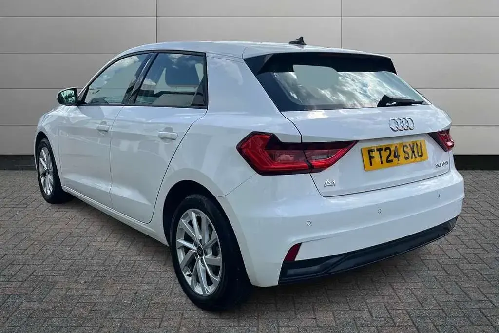Käytetty Audi A1 Sport 113 HP (83 kW) 2024 Valkoinen Katumaasturi
