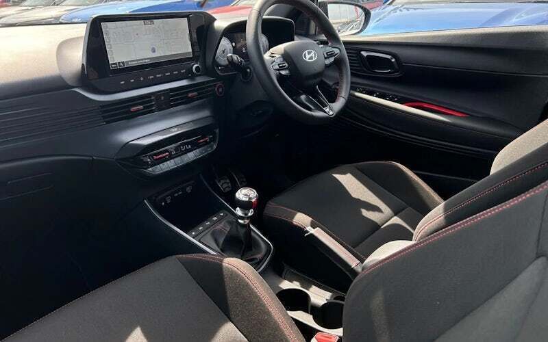 Image 2/4