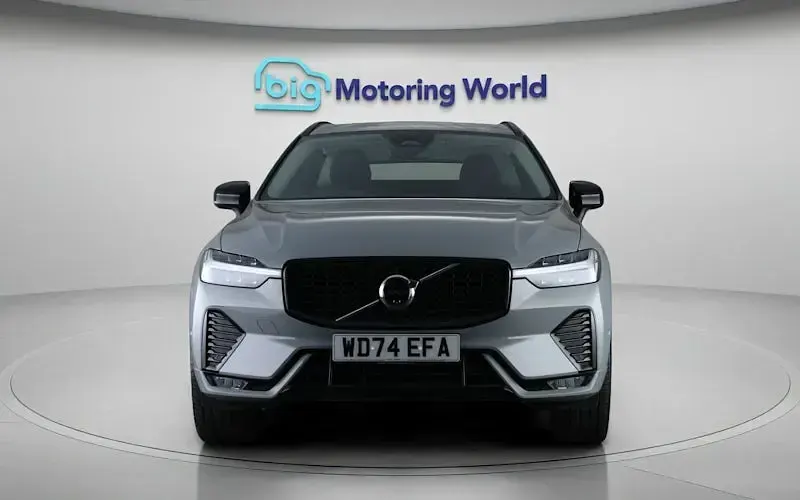 Usado Volvo XC60 Plus 250 HP (183 kW) 2024 Cinzento SUV