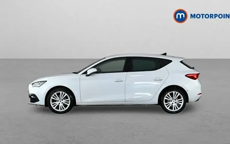 Used Seat Leon SE Dynamic 110 HP (80 kW) 2023 Hatchback