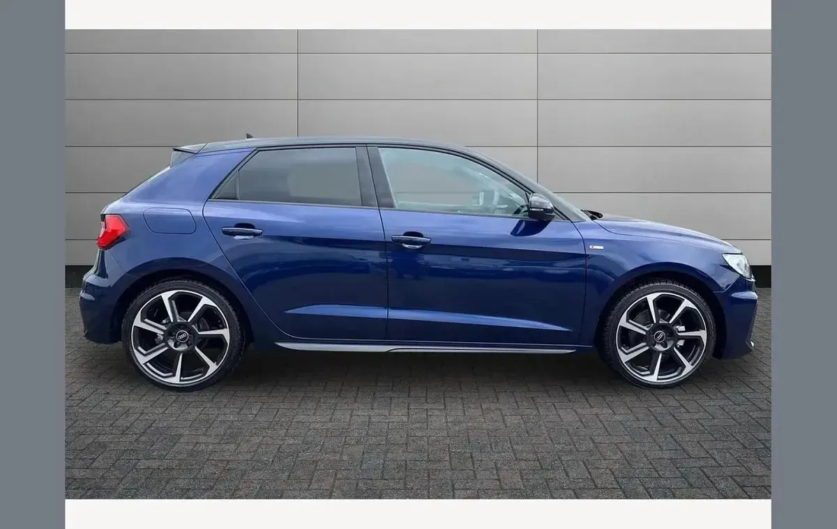Used Audi A1 Black Edition 116 HP (85 kW) 2026 Blue SUV