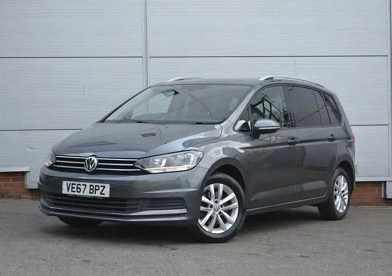 Used VW Touran Family 115 HP (84 kW) 2017 Indium grey MPV
