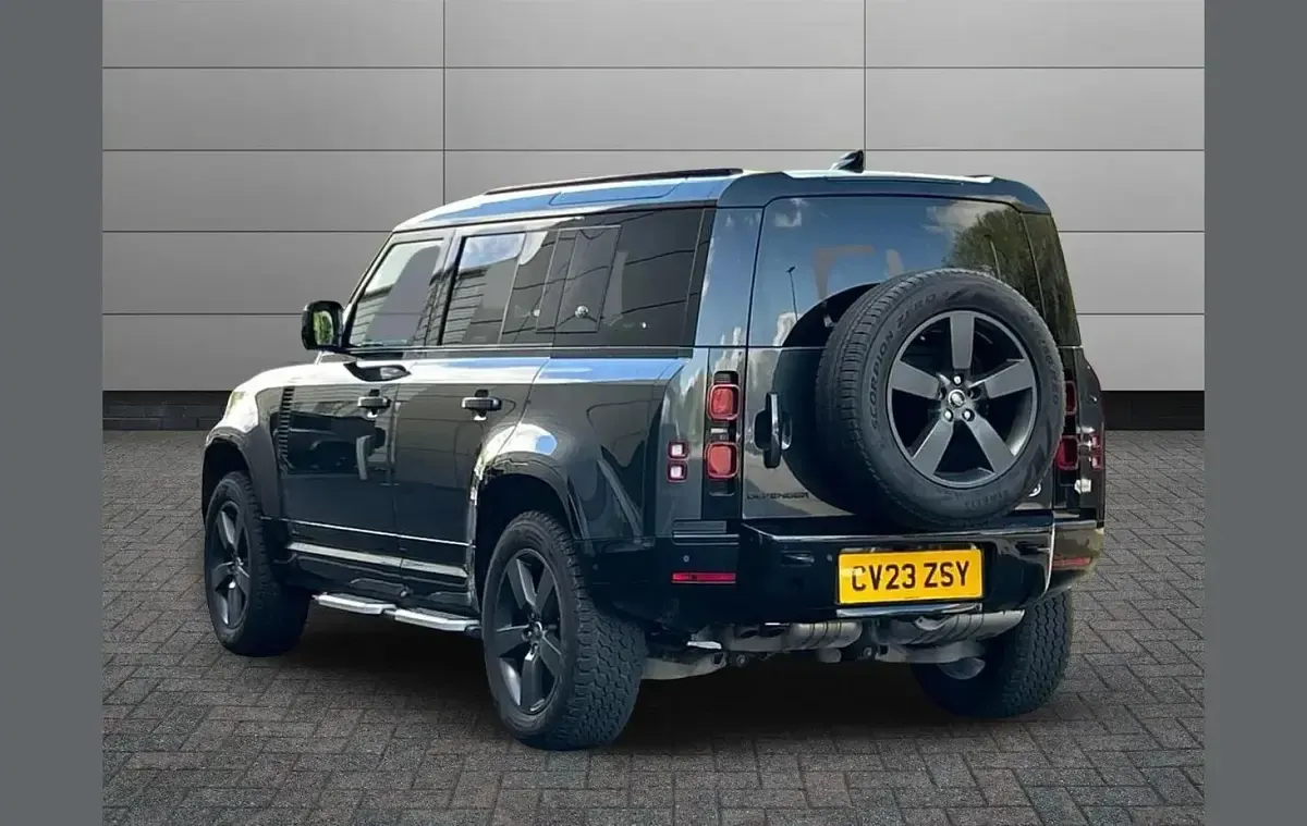 Used Land Rover Defender HSE Dynamic 296 HP (217 kW) 2023 Grey SUV