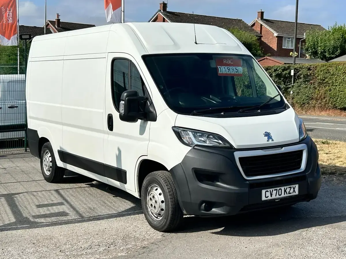 Used Peugeot Boxer 140 HP (102 kW) 2020 White Van