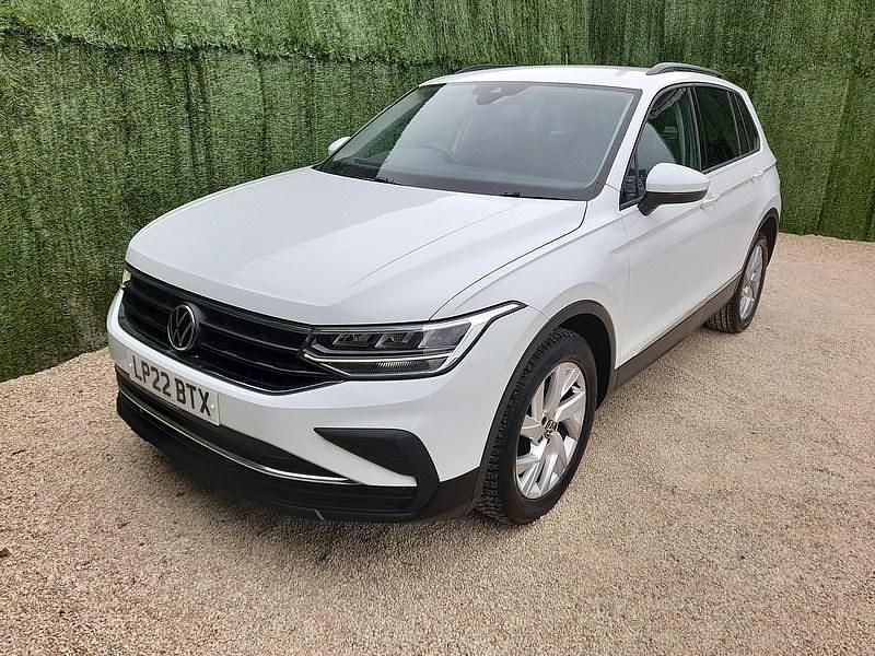 Usado VW Tiguan Life 150 HP (110 kW) 2022 Branco SUV