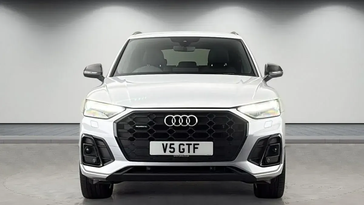 Used Audi Q5 Design 204 HP (150 kW) 2022 Floret silver metallic SUV