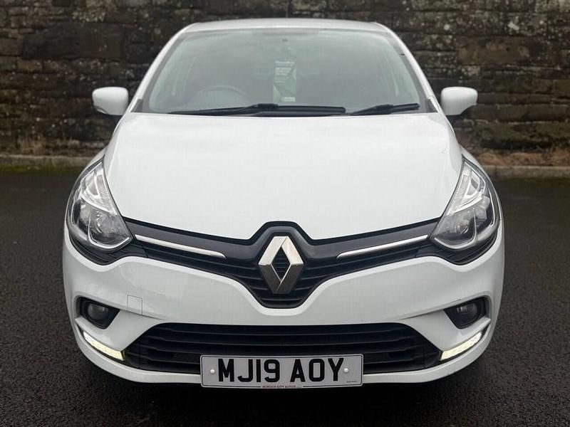 Used Renault Clio IV Iconic 75 HP (55 kW) 2019 White Hatchback