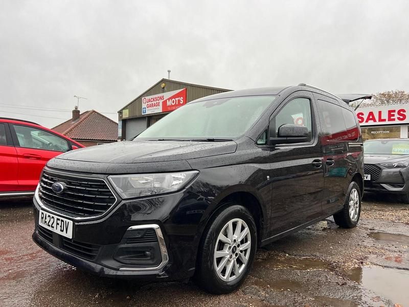 Black Used 2022 Ford Tourneo Connect Titanium MPV | £19,795 (Fair price) - Image 1/3