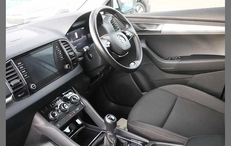 Used Skoda Karoq SE Drive 108 HP (79 kW) 2022 White SUV