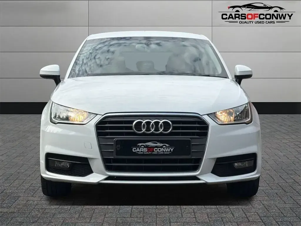 Used Audi A1 Sportback Sport 95 HP (69 kW) 2015 White Hatchback