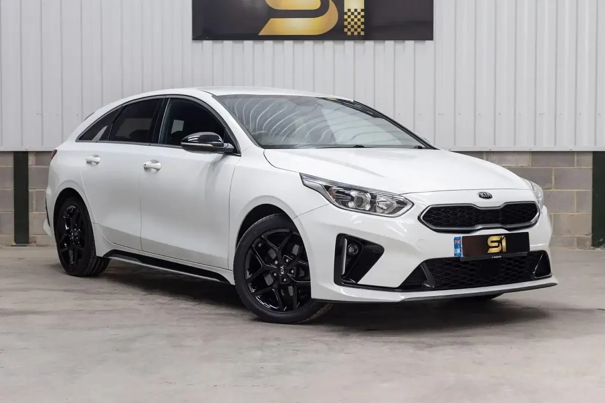 Used Kia ProCeed GT-Line 138 HP (101 kW) 2019 White Estate